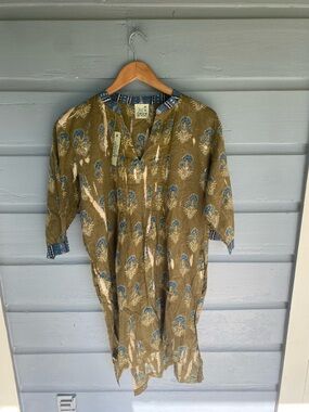 BNWT Jaded Gypsy Cotton Olive Floral long top L/XL